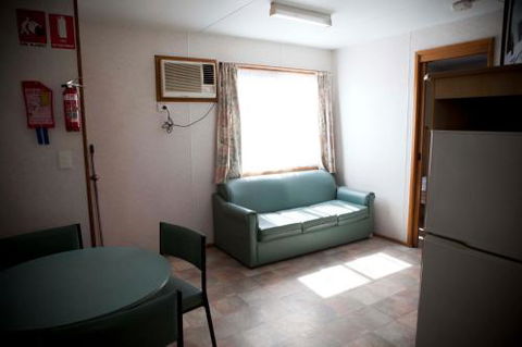 Strayleaves Caravan Park - Hervey Bay Accommodation 3