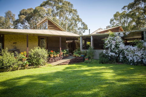 The Burrow At Wombat Bend - Hervey Bay Accommodation 1