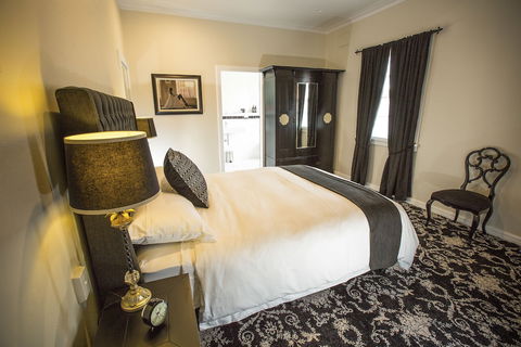 The Commercial Boutique Hotel - Hervey Bay Accommodation 2