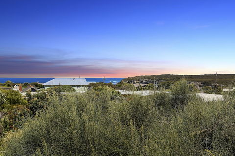 Anchors Beach House - Hervey Bay Accommodation 5