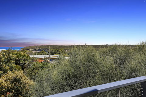 Anchors Beach House - Hervey Bay Accommodation 6