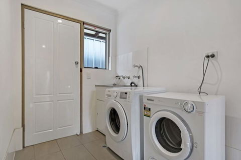 Adelaide Holiday Homes - Tourism Hervey Bay 2