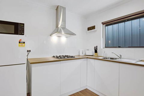 Adelaide Holiday Homes - Tourism Hervey Bay 4