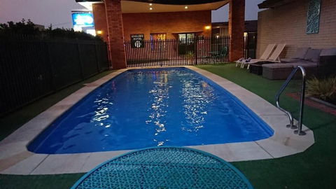 Adelong Motel - Tourism Hervey Bay 2