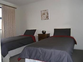 Insaa Serviced Apartments Dandenong - Hervey Bay Accommodation 2
