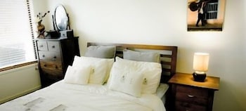 Insaa Serviced Apartments Dandenong - Hervey Bay Accommodation 1
