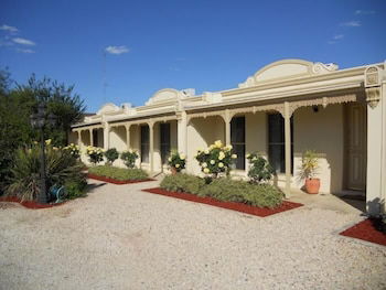 Acacia Terraces - Hervey Bay Accommodation 0