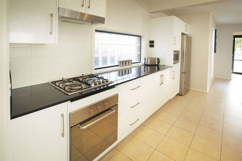 Charlestown Terrace - Hervey Bay Accommodation 5