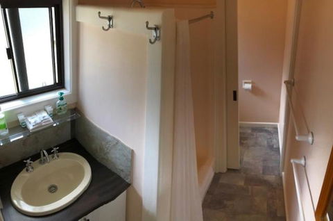 Stawell Holiday Cottages - Hervey Bay Accommodation 1