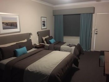 Pastoral Hotel Motel - Hervey Bay Accommodation 1