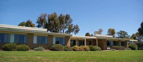 Deakin Geelong Units - Hervey Bay Accommodation 3