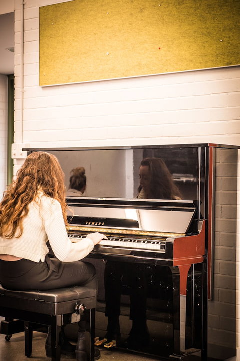 Deakin Geelong Units - Hervey Bay Accommodation 4