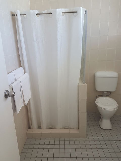 Motel Miramar - Hervey Bay Accommodation 3