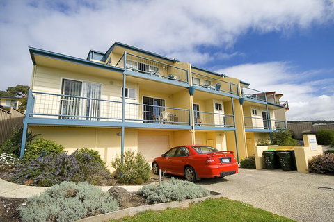 Lorne Ocean Sun Apartments - Tourism Hervey Bay 2
