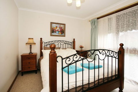 40 Thames Holiday Unit - Hervey Bay Accommodation 1