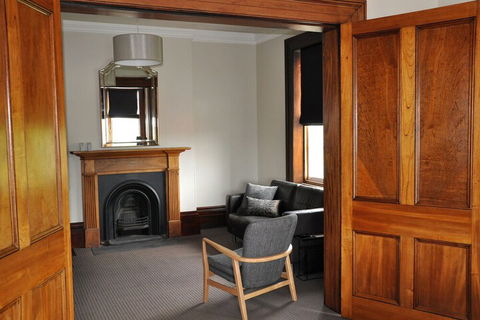 Cowgill House - Hervey Bay Accommodation 5