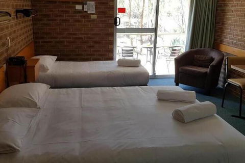 Corowa Golf Club Motel - Hervey Bay Accommodation 3