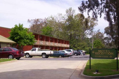 Corowa Golf Club Motel - Hervey Bay Accommodation 6