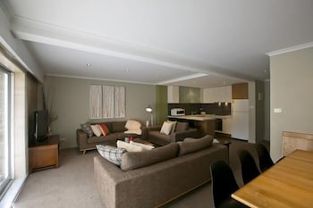 Altitude Apartments - Tourism Hervey Bay 0