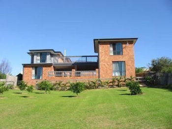 Coull Waters Holiday Apartments - Tourism Hervey Bay 1