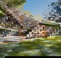 Avoca Beach Hotel - Hervey Bay Accommodation