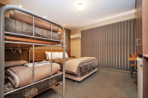 Bright Motor Inn - Hervey Bay Accommodation 6