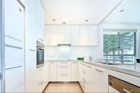 Breeze Beachfront Apartments - Hervey Bay Accommodation 6