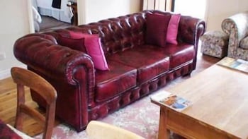 Albury Cottages - Hervey Bay Accommodation 1