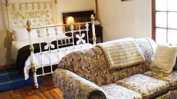 Albury Cottages - Hervey Bay Accommodation 2