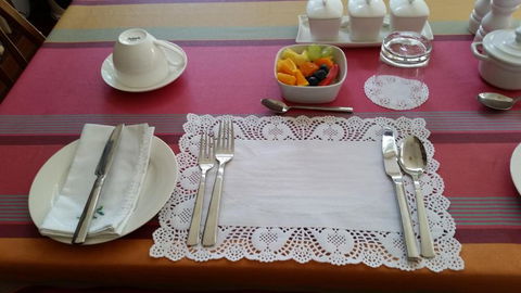 Captains Cottage Bed & Breakfast - Hervey Bay Accommodation 5
