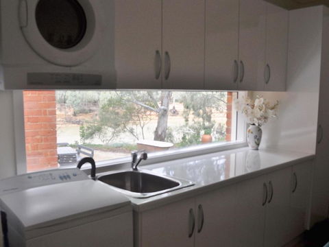 Captains Cottage Bed & Breakfast - Hervey Bay Accommodation 2