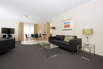 Accommodate Canberra - Kingston Court - Tourism Hervey Bay 0