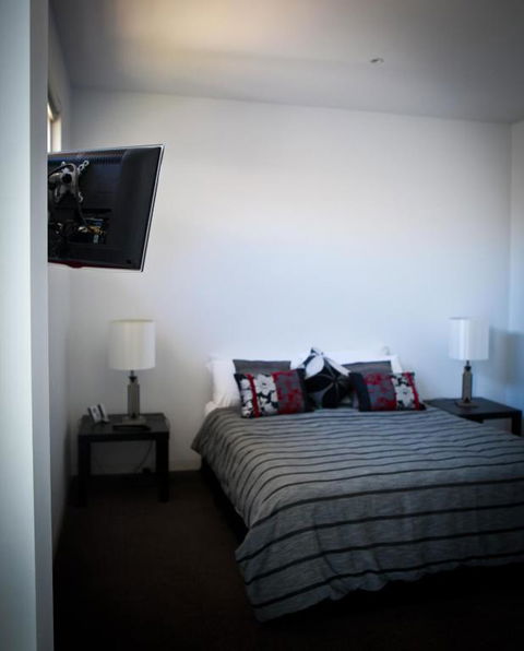Battery Cove Beach Front Apartment - Hervey Bay Accommodation 3