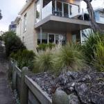 Battery Cove Beach Front Apartment - Hervey Bay Accommodation 0