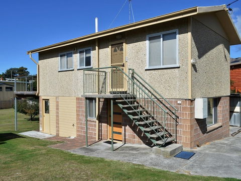 Pebble Shack - Hervey Bay Accommodation 0