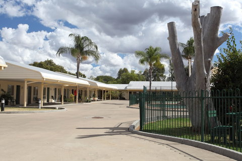 The Jolly Swagman Motor Inn - Hervey Bay Accommodation 1