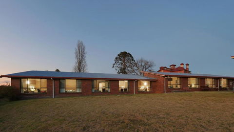 Tenterfield Motor Inn - Hervey Bay Accommodation 3