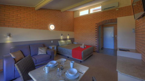 Tenterfield Motor Inn - Hervey Bay Accommodation 5