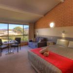 Tenterfield Motor Inn - Hervey Bay Accommodation 0