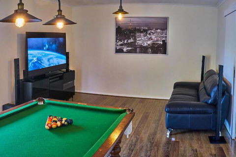 Barossa Elegance - Hervey Bay Accommodation 6