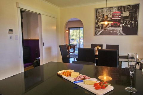 Barossa Elegance - Hervey Bay Accommodation 3
