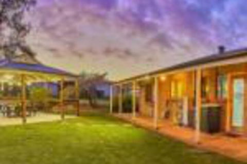 Barossa Elegance - Hervey Bay Accommodation 0