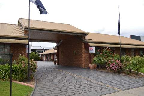 The Cottage Motor Inn Albury - Hervey Bay Accommodation 4