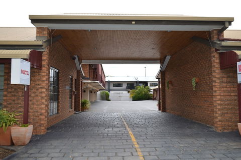 The Cottage Motor Inn Albury - Hervey Bay Accommodation 2