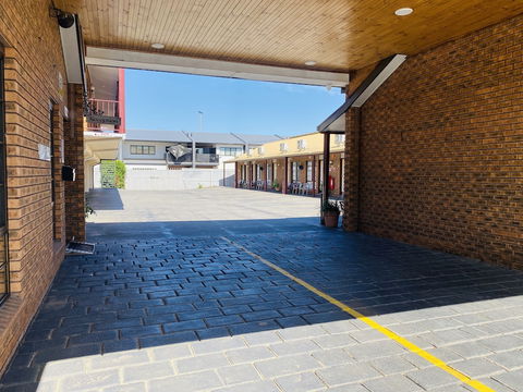 The Cottage Motor Inn Albury - Hervey Bay Accommodation 0