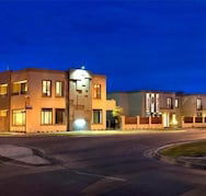 May Park Executive Apartments - Tourism Hervey Bay