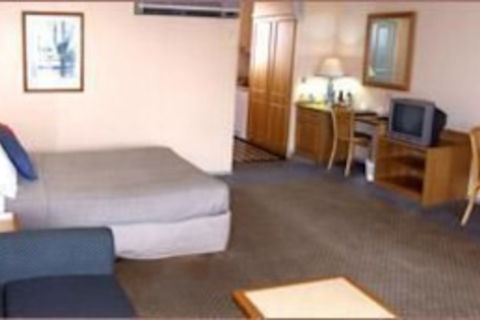 Young Federation Motor Inn - Hervey Bay Accommodation 1