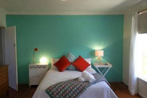 Queenscliff Hotel - Hervey Bay Accommodation 2
