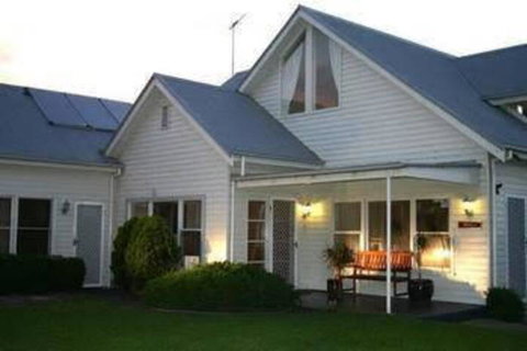 Queenscliff Hotel - Hervey Bay Accommodation 4