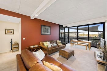 Accommodate Canberra - Dockside - Hervey Bay Accommodation 4